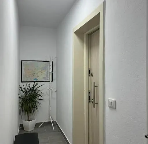 Aden's House شقة تيرانا